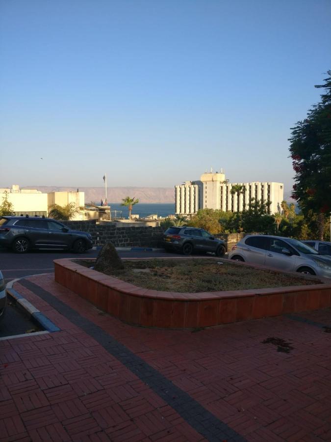 פינה שקטה דקה הליכה לכנרת והטיילת Διαμέρισμα Τιβεριάδα Εξωτερικό φωτογραφία